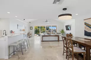 1028 79th St S, Saint Petersburg, FL 33707 - Photo 10