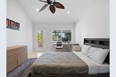1028 79th Street S, Saint Petersburg, FL 33707 - Photo 32