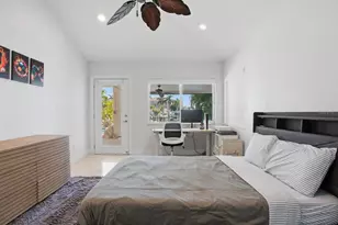 1028 79th St S, Saint Petersburg, FL 33707 - Photo 32