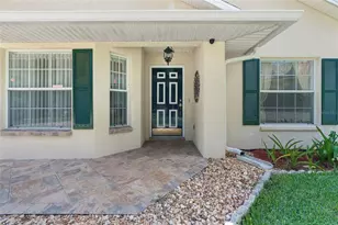 6412 Laurelwood Dr, Zephyrhills, FL 33542 - Photo 12