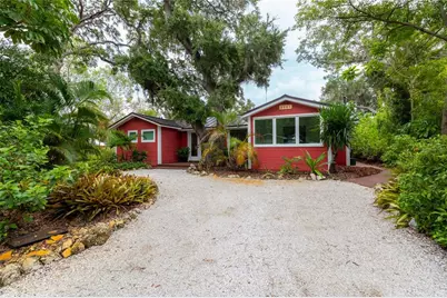 3001 51st Street S, Gulfport, FL 33707 - Photo 2