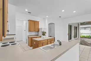 2041 Heartland Cir, Valrico, FL 33594 - Photo 8