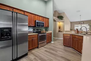 4940 Hidden Hills Ln, Wesley Chapel, FL 33545 - Photo 6