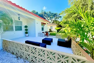 1500 77th St N, Saint Petersburg, FL 33710 - Photo 1