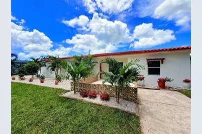 1500 77th Street N, Saint Petersburg, FL 33710 - Photo 1