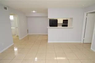 8643 Mallard Reserve Dr, Tampa, FL 33614 - Photo 6