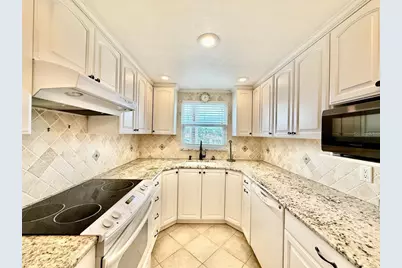 3575 Gulf Boulevard #202, Saint Petersburg, FL 33706 - Photo 16