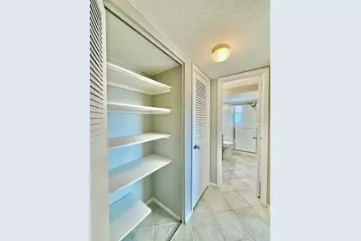 3575 Gulf Boulevard #202, Saint Petersburg, FL 33706 - Photo 12