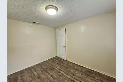 1504 E 99th Avenue #B, Tampa, FL 33612 - Photo 6