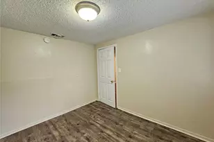 1504 E 99th Ave, Tampa, FL 33612 - Photo 6