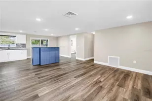 518 62nd Ave NE, Saint Petersburg, FL 33702 - Photo 6