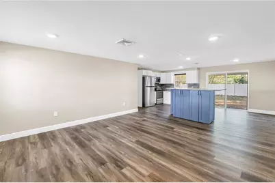 518 62nd Avenue NE, Saint Petersburg, FL 33702 - Photo 4