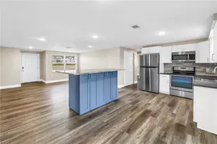 518 62nd Ave NE, Saint Petersburg, FL 33702 - Photo 8
