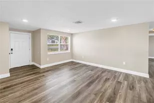 518 62nd Ave NE, Saint Petersburg, FL 33702 - Photo 4