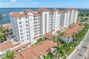 1325 Snell Isle Blvd NE, Saint Petersburg, FL 33704 - Photo 1