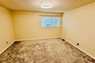 6310 Newtown Cir, Tampa, FL 33615 - Photo 10