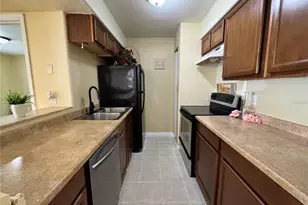 202 Red Maple Pl, Brandon, FL 33510 - Photo 6