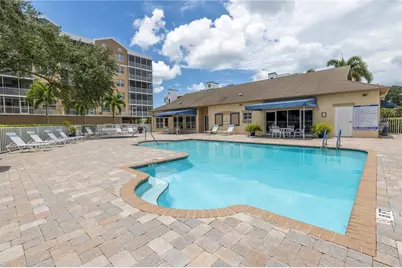 960 Starkey Road #2202, Largo, FL 33771 - Photo 1