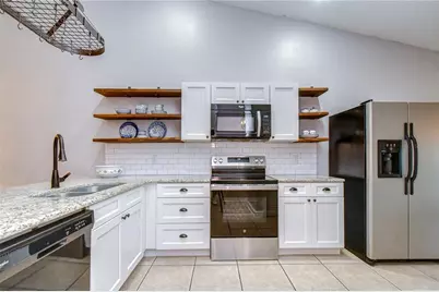 2512 Wrencrest Circle, Valrico, FL 33596 - Photo 8