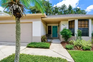 2512 Wrencrest Cir, Valrico, FL 33596 - Photo 2