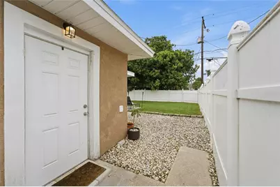 1252 Burma Avenue, Clearwater, FL 33764 - Photo 36