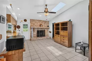 4803 Lynn Oaks Cir, Dover, FL 33527 - Photo 10