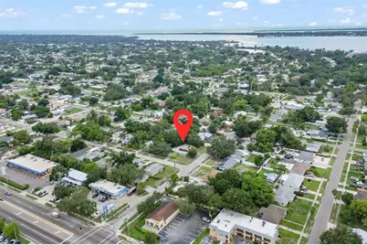 302 51st Street W, Bradenton, FL 34209 - Photo 2