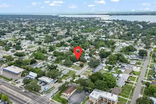 302 51st St W, Bradenton, FL 34209 - Photo 2