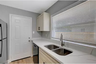 6105 N 23rd Street, Tampa, FL 33610 - Photo 14
