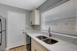6105 N 23rd St, Tampa, FL 33610 - Photo 14