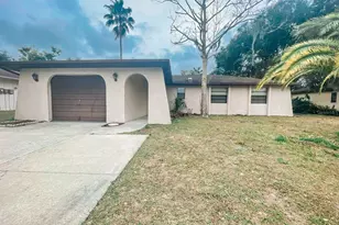 12834 Lake Tree Ln, Hudson, FL 34669 - Photo 2