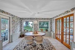 349 89th Ave NE, Saint Petersburg, FL 33702 - Photo 14