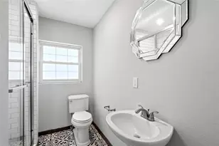 2720 10th St N, Saint Petersburg, FL 33704 - Photo 14