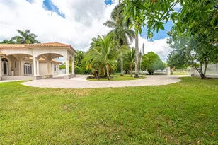 18390 SW 200th St, Miami, FL 33187 - Photo 6