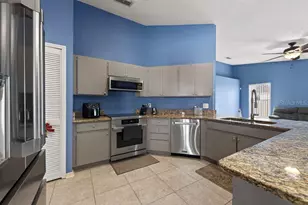 4609 Oak River Cir, Valrico, FL 33596 - Photo 16