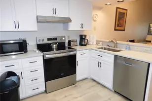 218 Woodlake Wynde, Oldsmar, FL 34677 - Photo 10