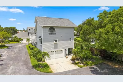 11722 Currie Lane #J1, Largo, FL 33774 - Photo 2