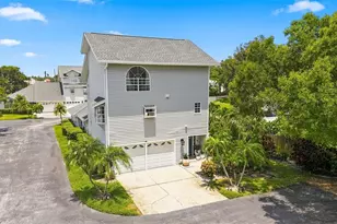 11722 Currie Ln, Largo, FL 33774 - Photo 2
