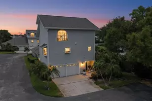 11722 Currie Ln, Largo, FL 33774 - Photo 1