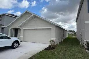 37066 Kings Crown Dr, Zephyrhills, FL 33541 - Photo 2