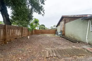 2227 Benson St, Sarasota, FL 34231 - Photo 30