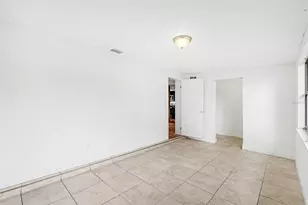 913 Lytle St SW, Ruskin, FL 33570 - Photo 8