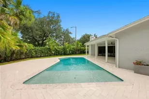 13904 Hayward Pl, Tampa, FL 33618 - Photo 2