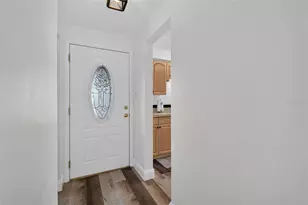 1748 Greenlea Dr, Clearwater, FL 33755 - Photo 8