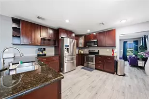 1542 28th St S, Saint Petersburg, FL 33712 - Photo 12