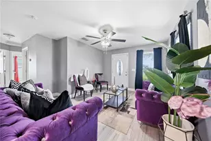 1542 28th St S, Saint Petersburg, FL 33712 - Photo 8