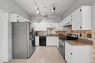 888 Franklin Cir, Palm Harbor, FL 34683 - Photo 10