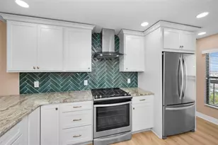 1324 Pasadena Ave S, Saint Petersburg, FL 33707 - Photo 16