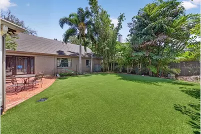 3020 W Villa Rosa Park, Tampa, FL 33611 - Photo 10