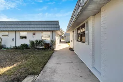 202 Bedford Trail #112, Sun City Center, FL 33573 - Photo 4